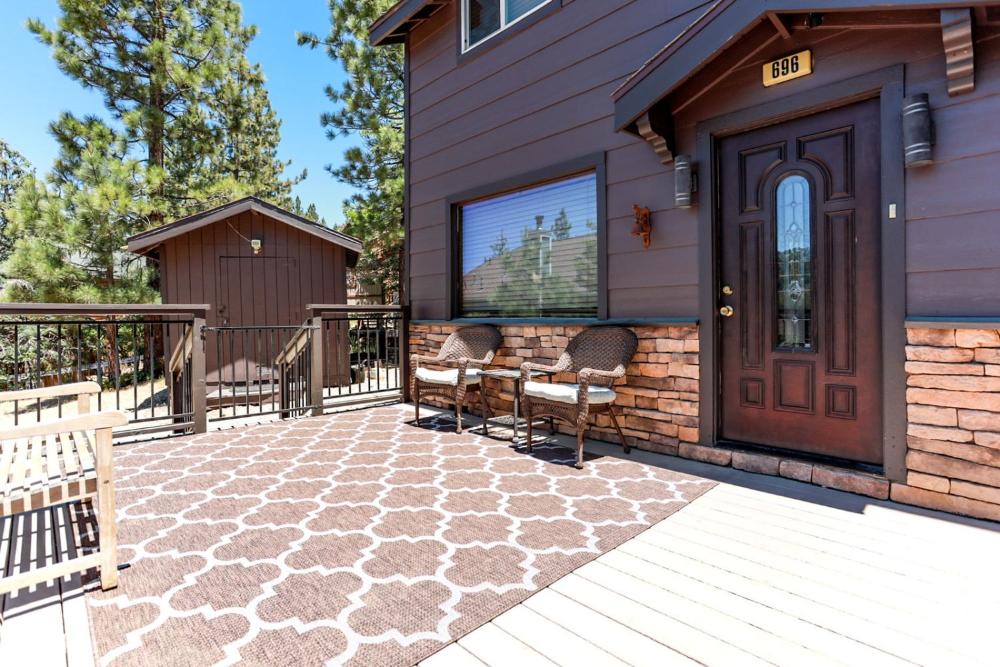 Circle Views by Big Bear Vacations Walk To Lake Boulder Bay Chalet